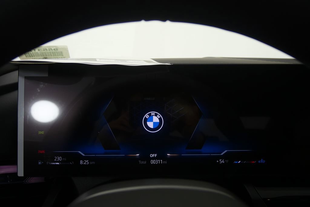 Used 2026 BMW 540i xDrive w/ M Sport Package image 22