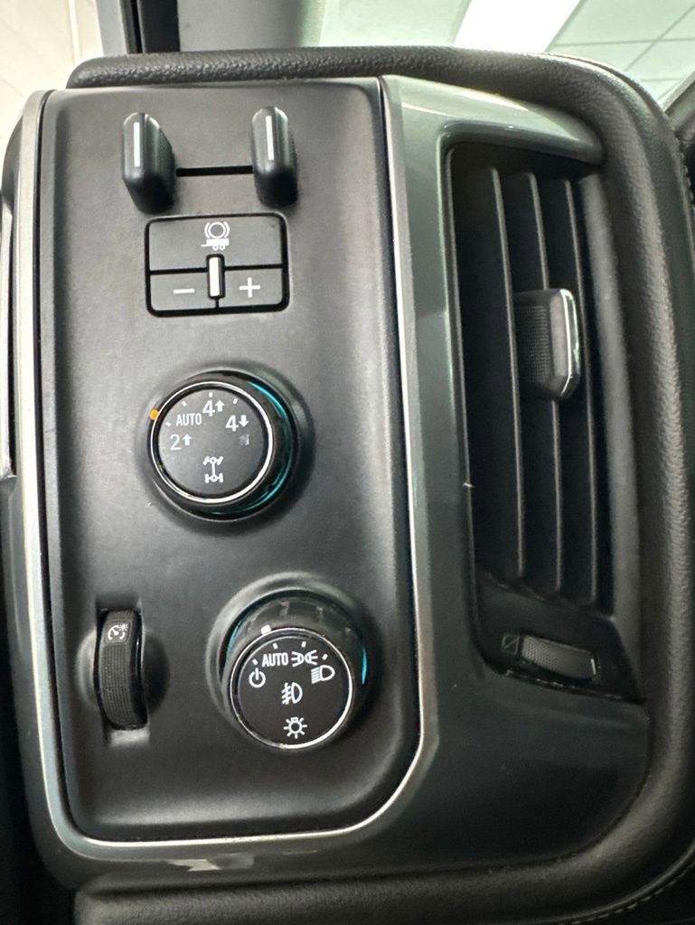 Used 2015 Chevrolet Silverado 1500 LTZ Z71 w/ LTZ Plus Package AWD/4WD image 13