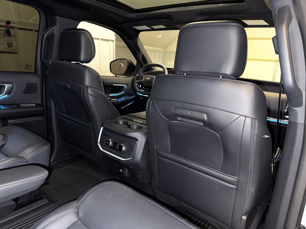 Used 2025 Ford Expedition Max Platinum w/ Stealth Performance Package image 30