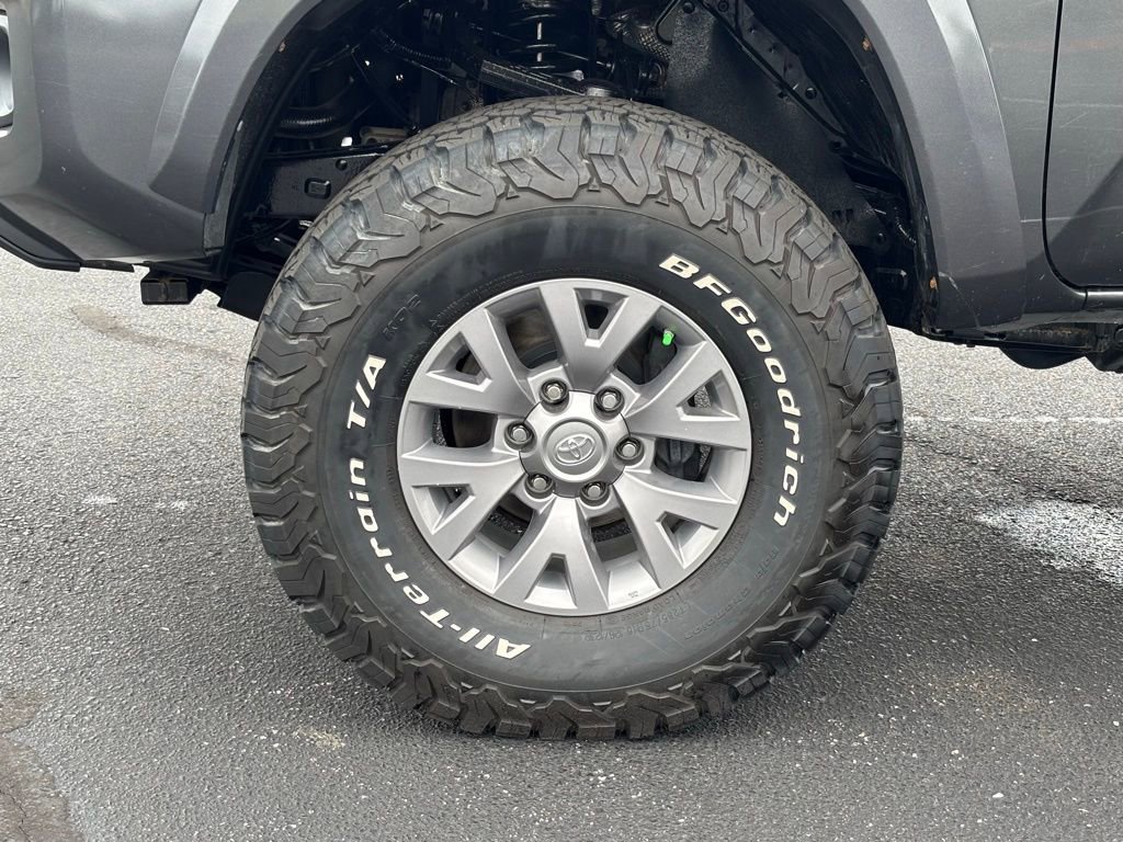 Used 2019 Toyota Tacoma SR5 image 11