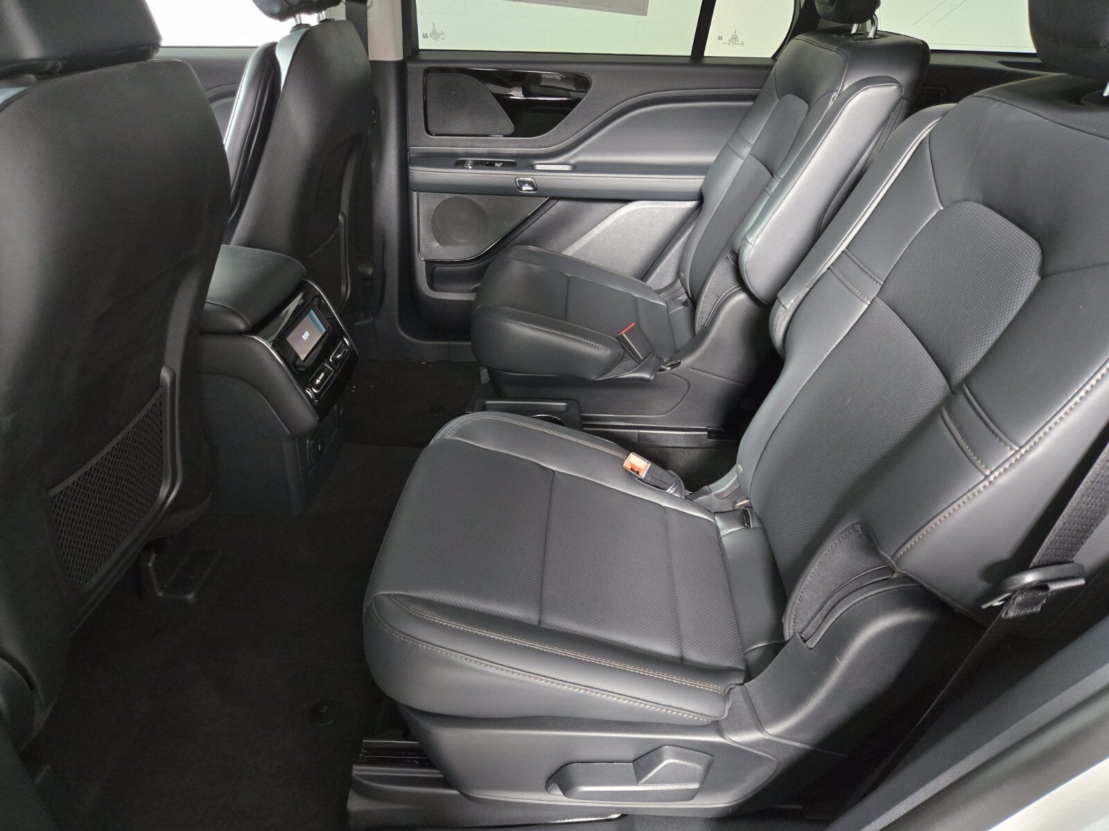 New 2026 Lincoln Aviator AWD image 13