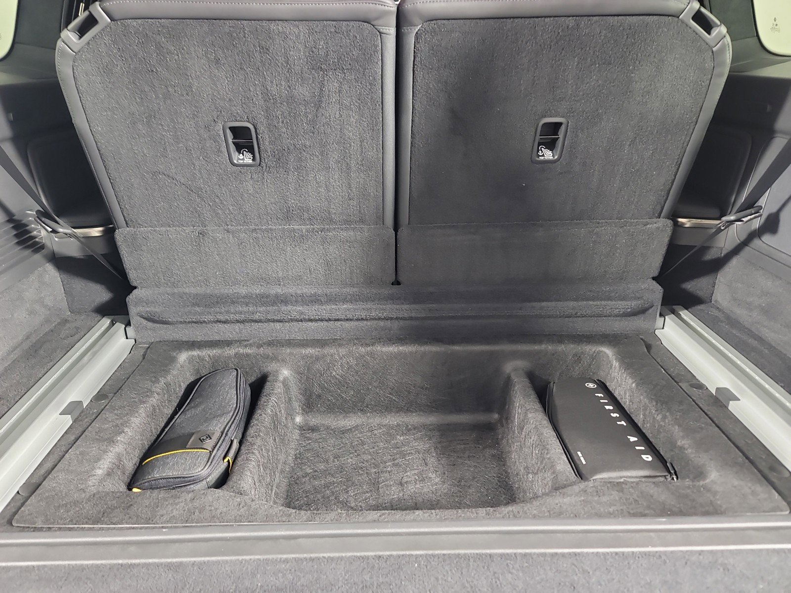 Used 2023 Rivian R1S Adventure AWD/4WD image 26