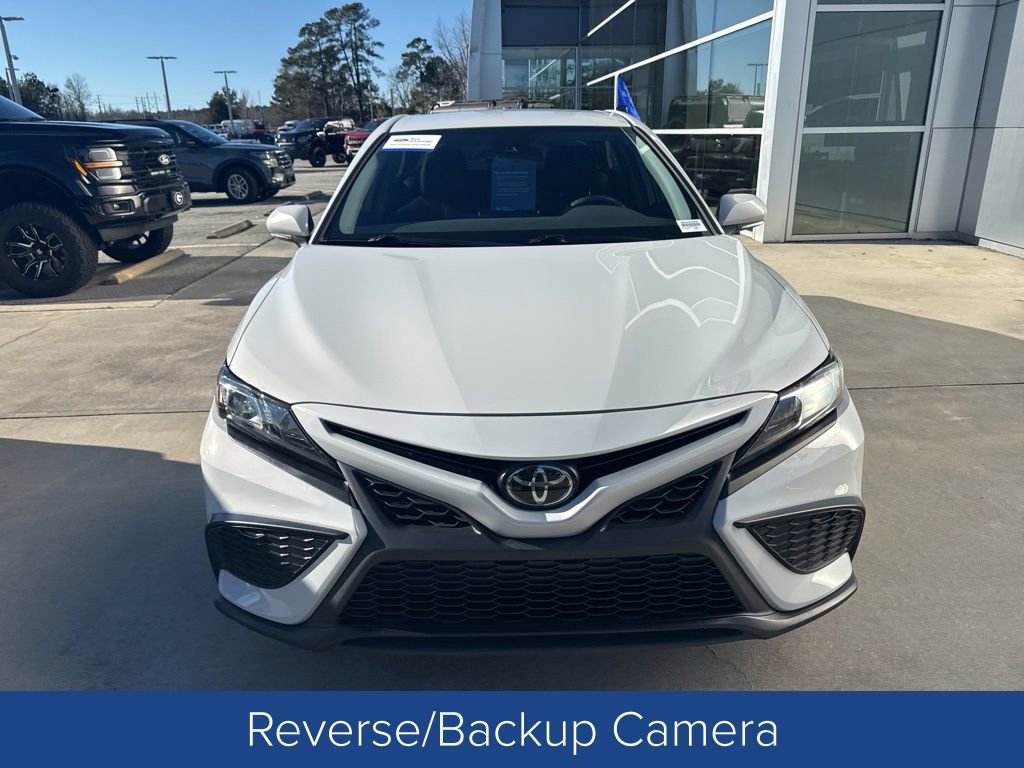 Used 2024 Toyota Camry SE video 2