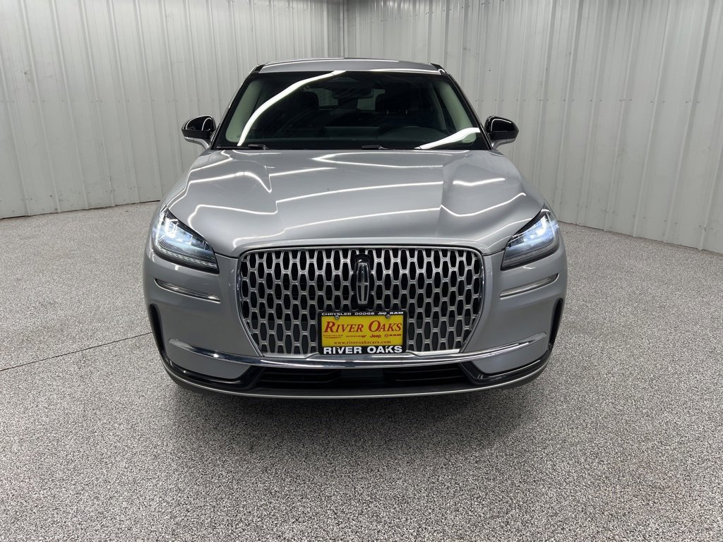 Used 2023 Lincoln Corsair FWD image 2