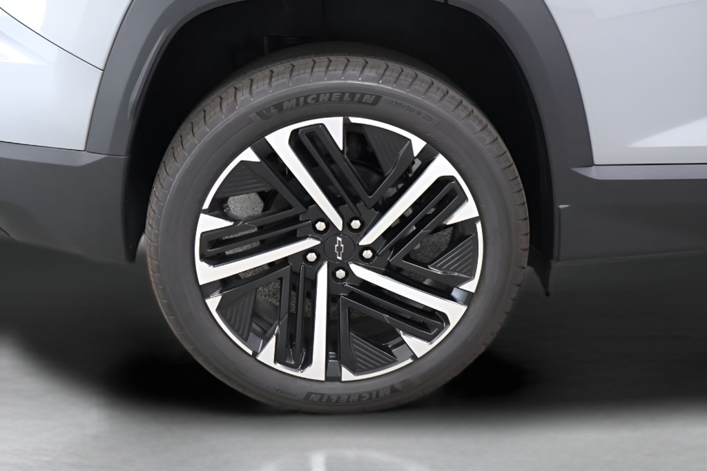 New 2027 Chevrolet Equinox RS w/ Safety and Technology Package FWD image 37