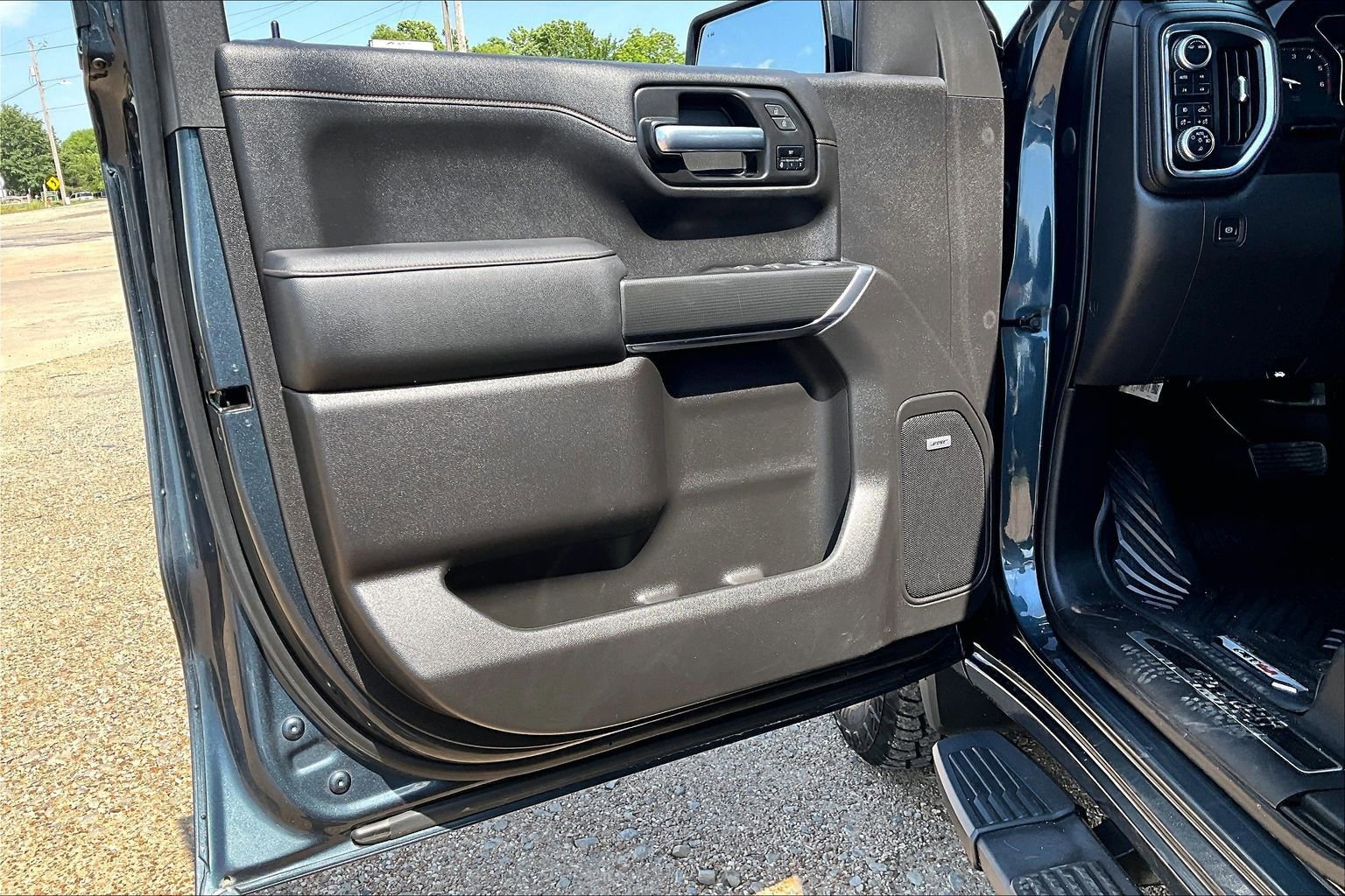 Used 2020 GMC Sierra 1500 AT4 w/ AT4 Premium Package AWD/4WD image 18
