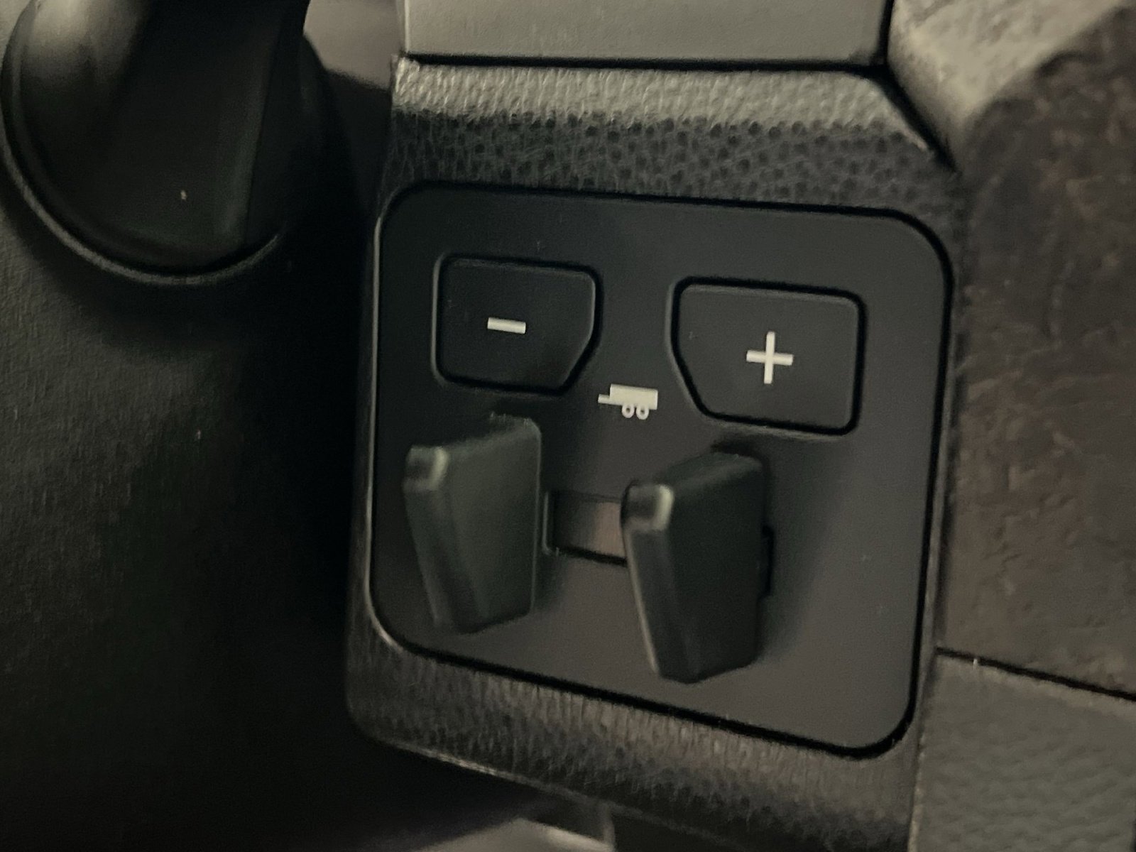 Used 2024 Toyota Tacoma Limited w/ Limited Package (LT) image 31