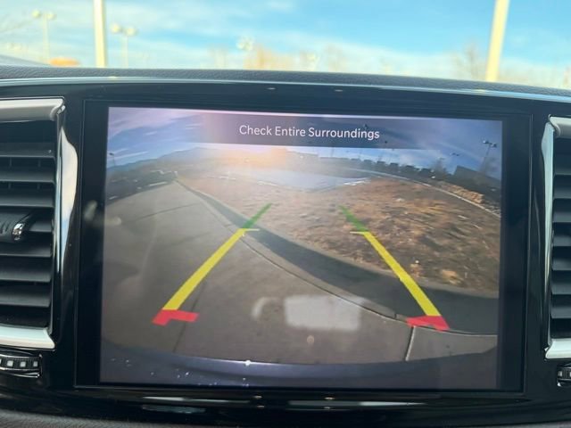 Used 2021 Chrysler Pacifica Touring-L image 16