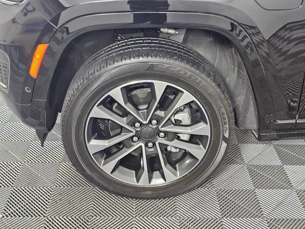 Used 2022 Jeep Grand Cherokee Overland AWD/4WD image 11
