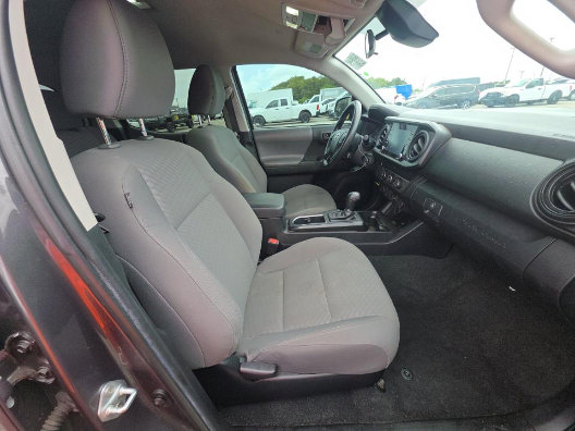 Used 2022 Toyota Tacoma SR w/ SR Convenience Package RWD image 3