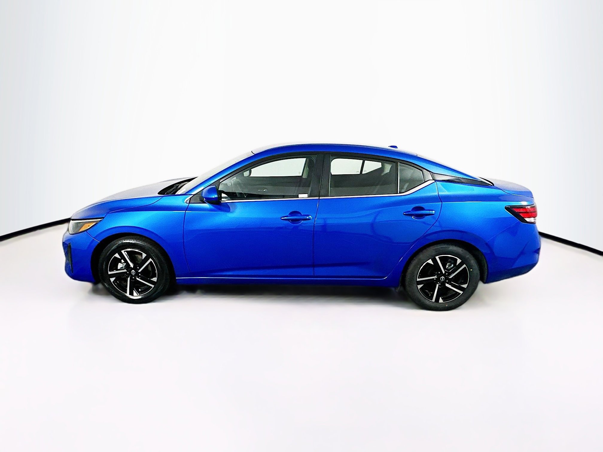 Used 2025 Nissan Sentra SV FWD image 4