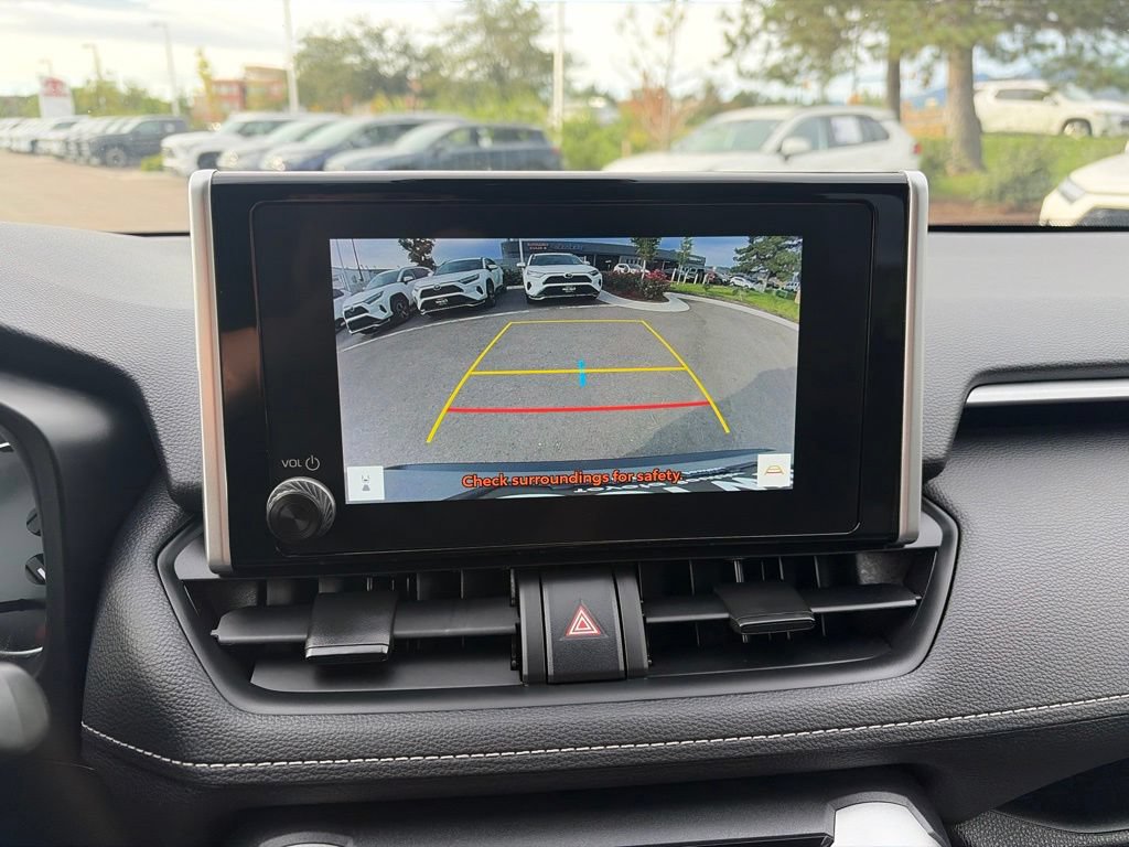 Used 2025 Toyota RAV4 LE AWD/4WD image 31