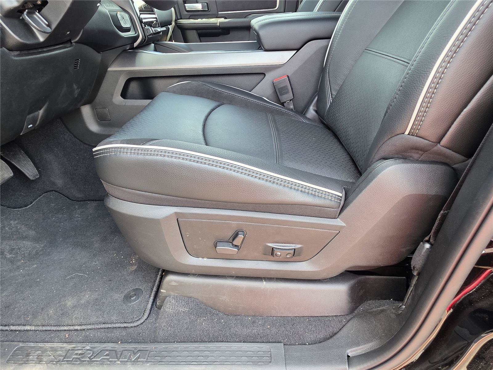 New 2026 RAM 2500 Laramie w/ Night Edition AWD/4WD image 67