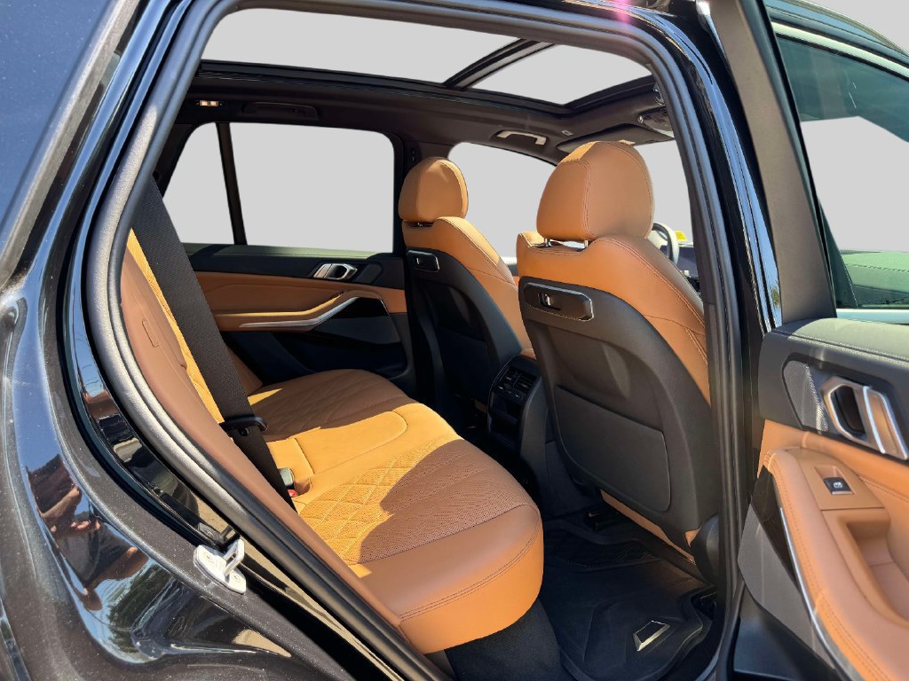 Certified 2024 BMW X5 xDrive40i w/ Premium Package AWD/4WD image 12