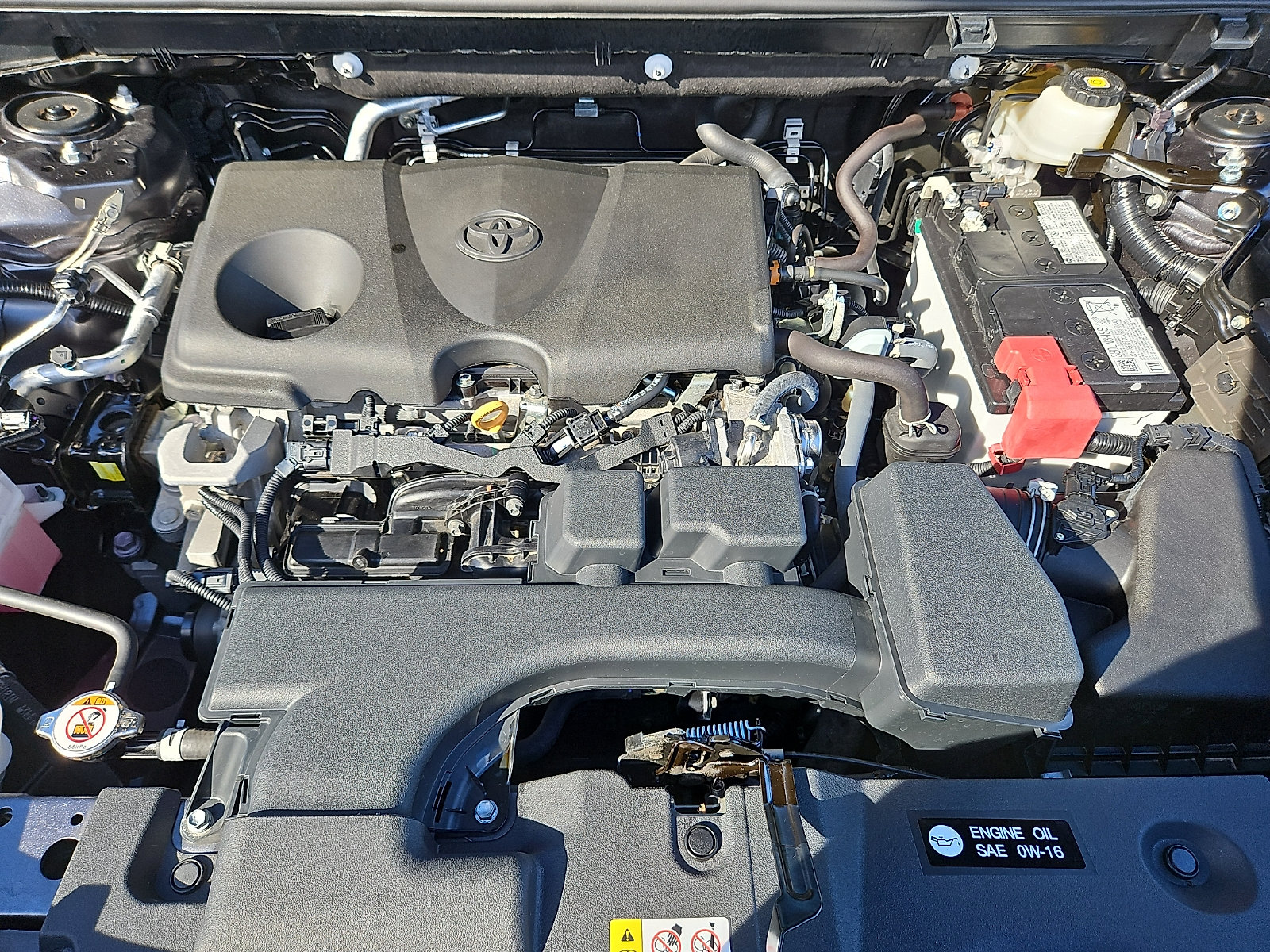 Used 2024 Toyota RAV4 LE AWD/4WD image 27