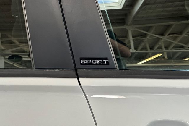 Certified 2025 Volkswagen Jetta Sport image 33