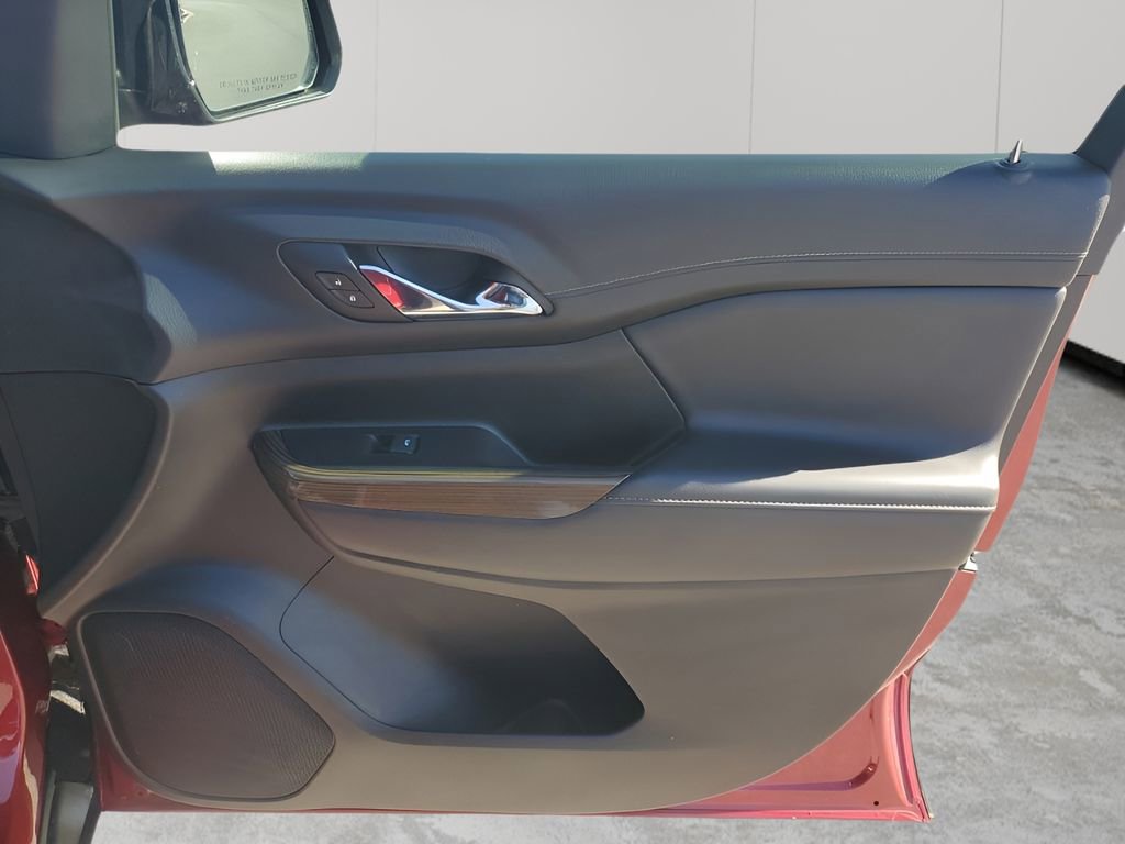 Used 2023 GMC Acadia SLE w/ Elevation Edition image 13