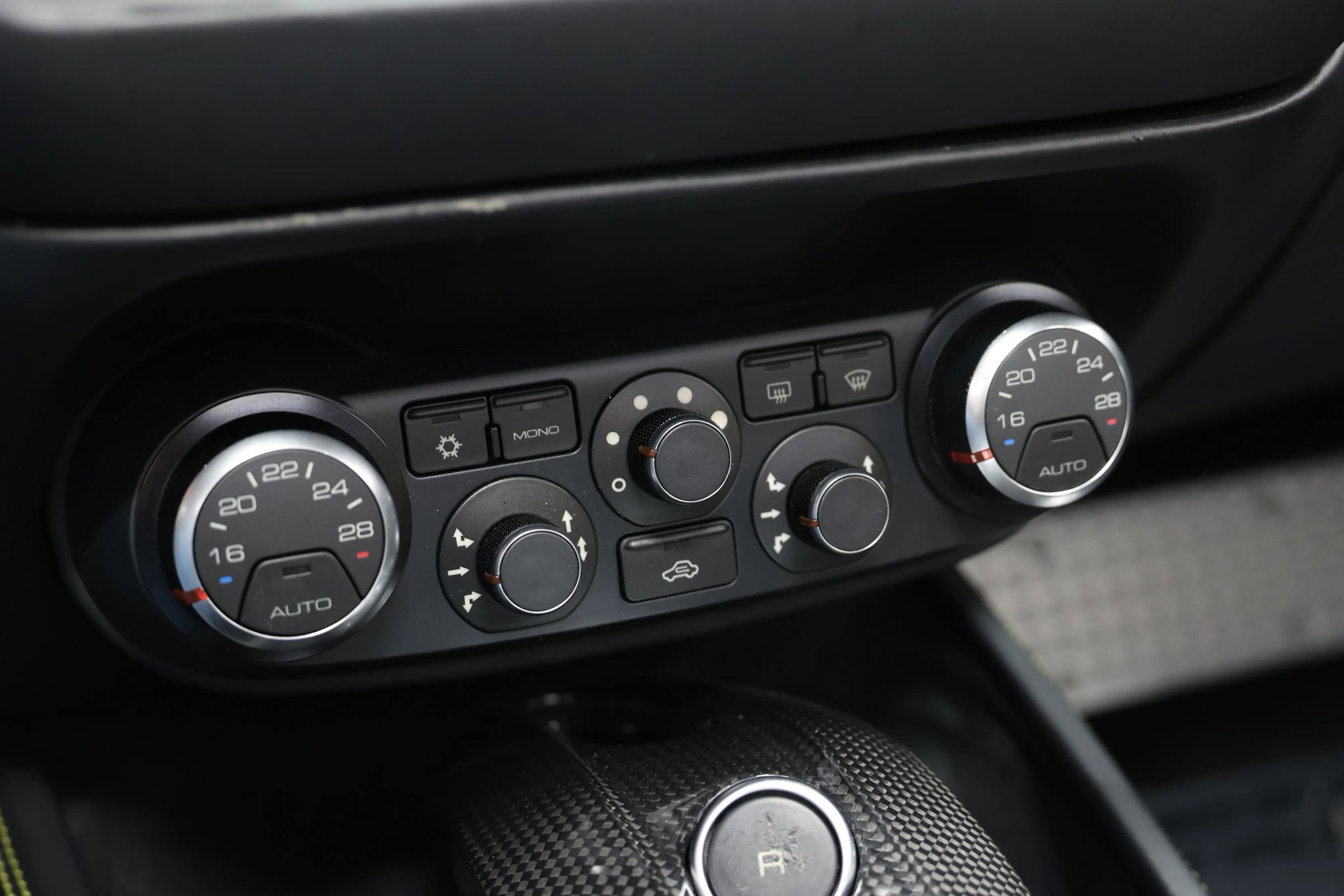Used 2015 Ferrari California T image 43