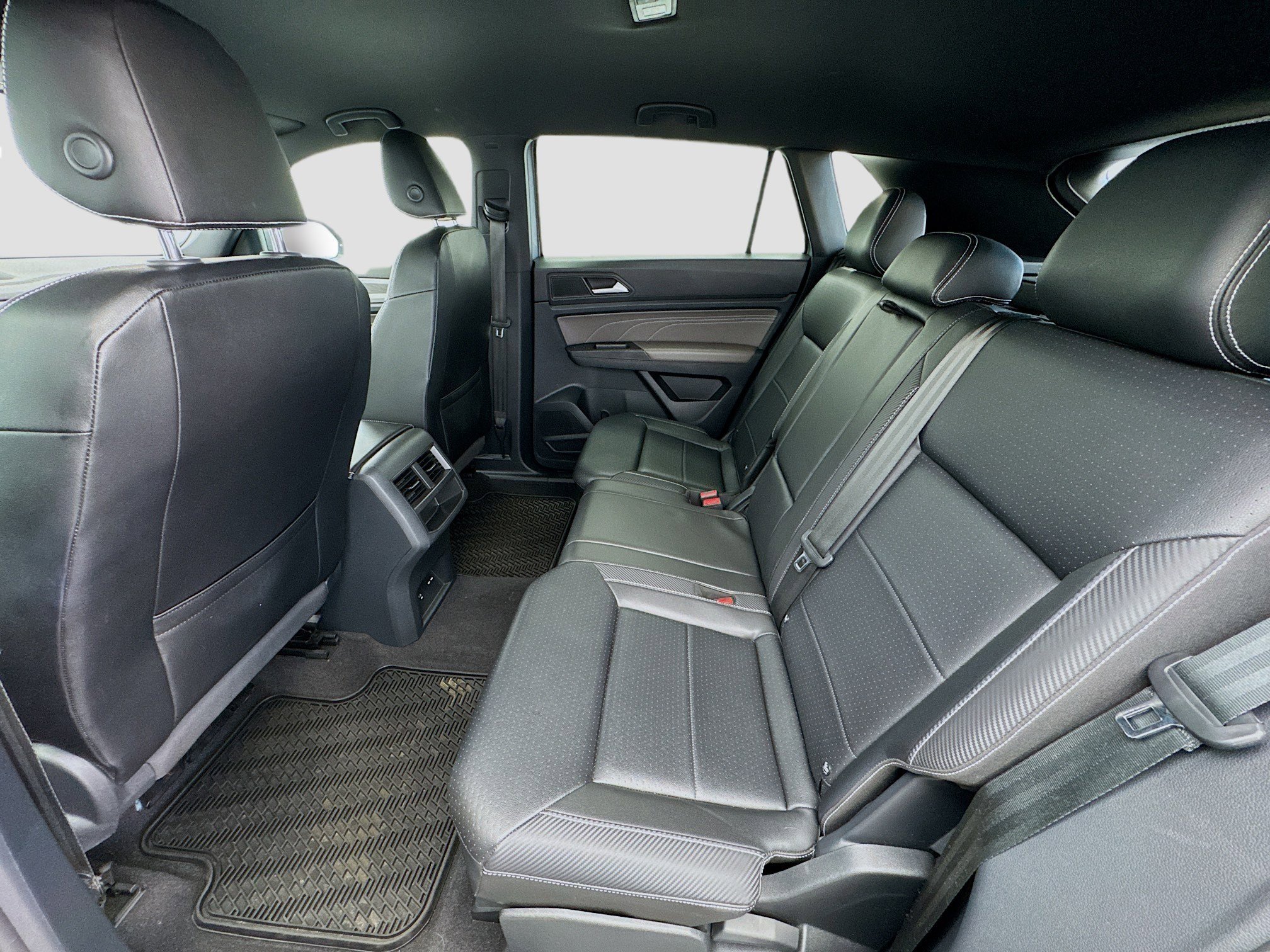 Used 2021 Volkswagen Atlas Cross Sport SE w/ Luggage Net & Mats Package image 15