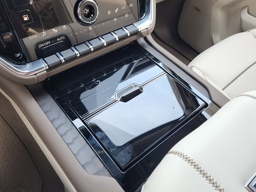 New 2026 GMC Yukon XL Denali w/ Denali Reserve Package image 34