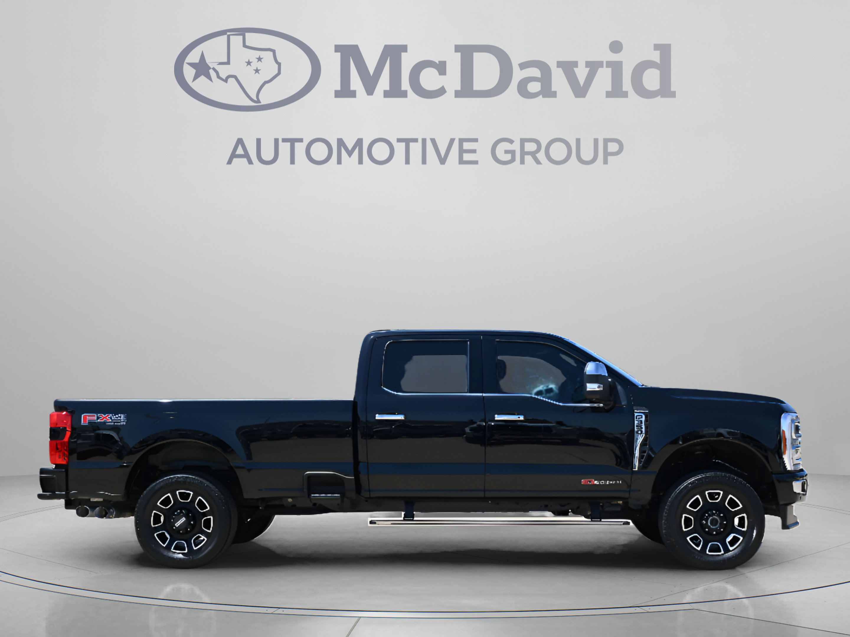 Used 2023 Ford F350 Platinum w/ FX4 Off-Road Package AWD/4WD image 11