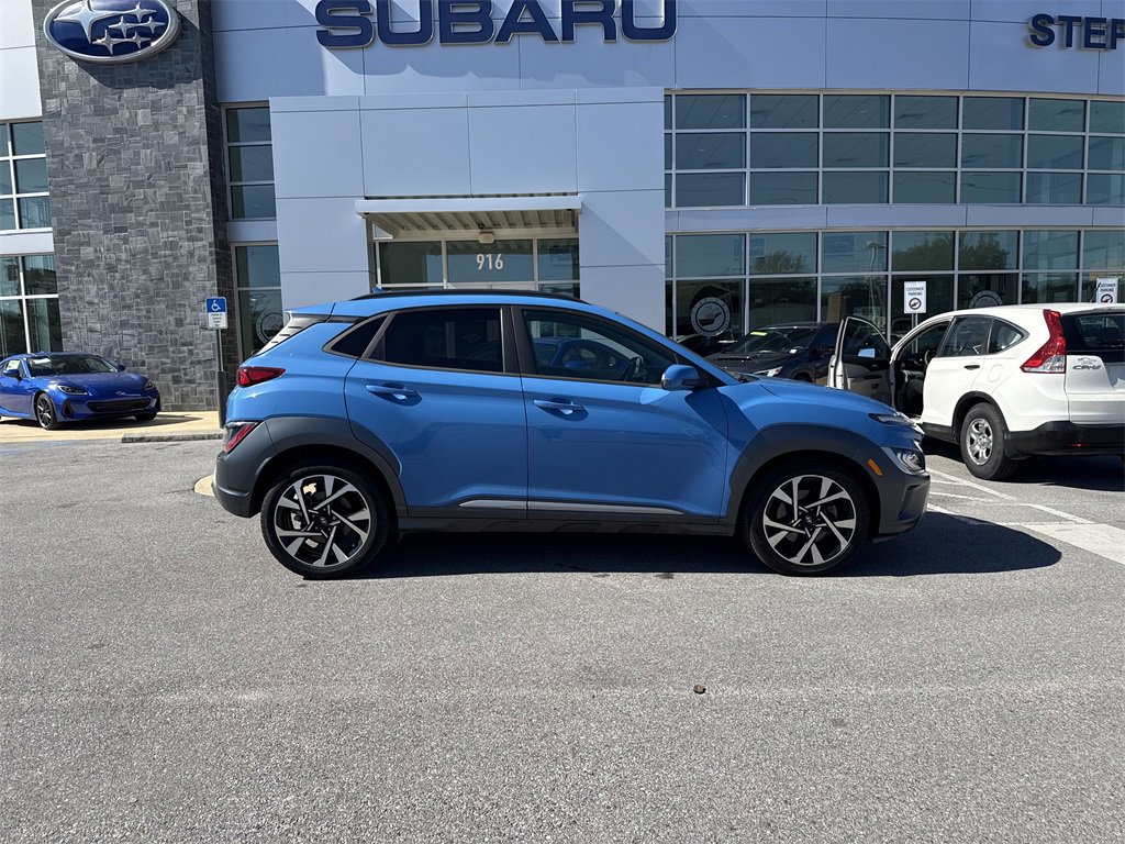 Used 2022 Hyundai Kona Limited image 9