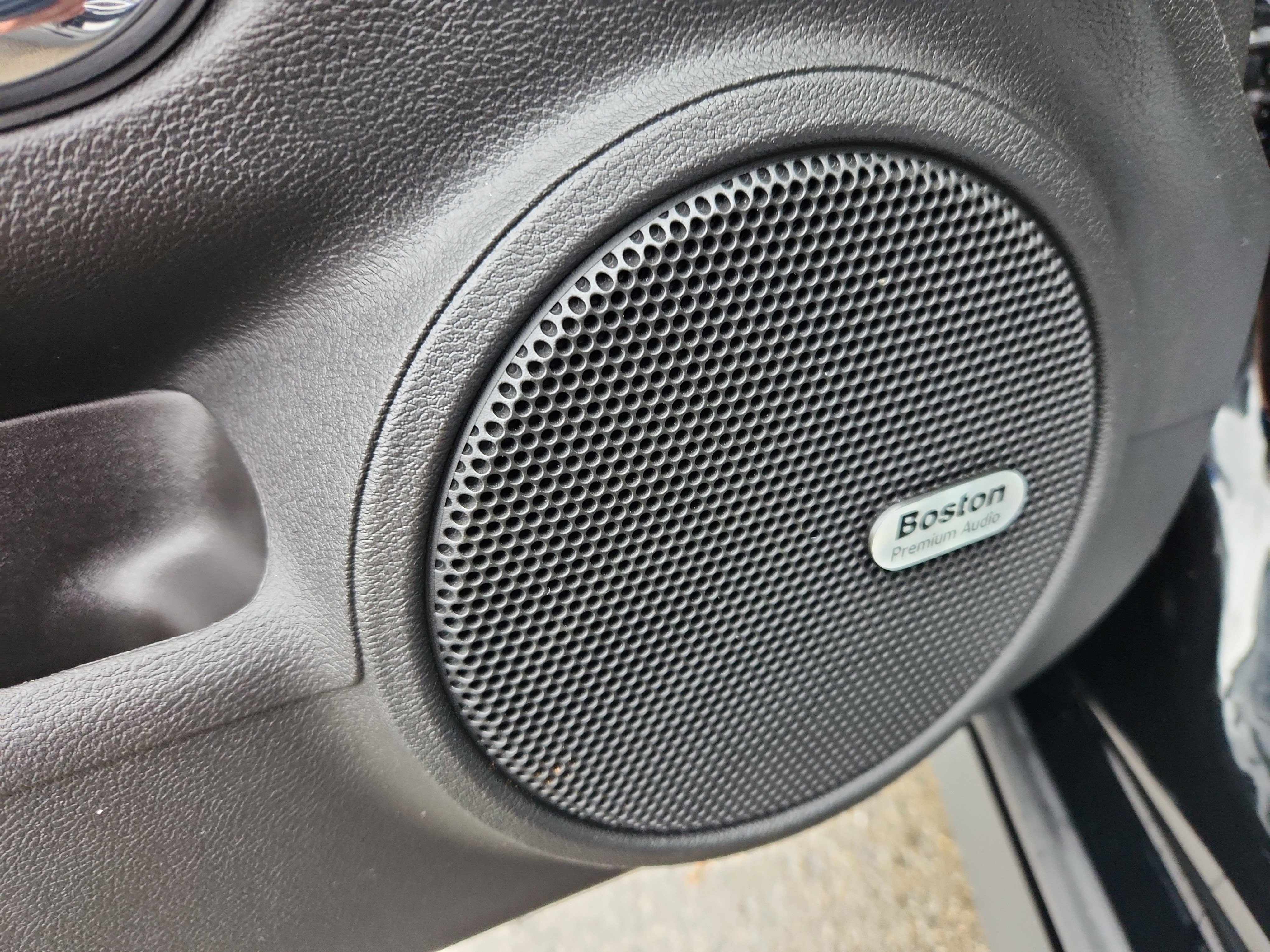 Used 2013 Chevrolet Camaro ZL1 image 22