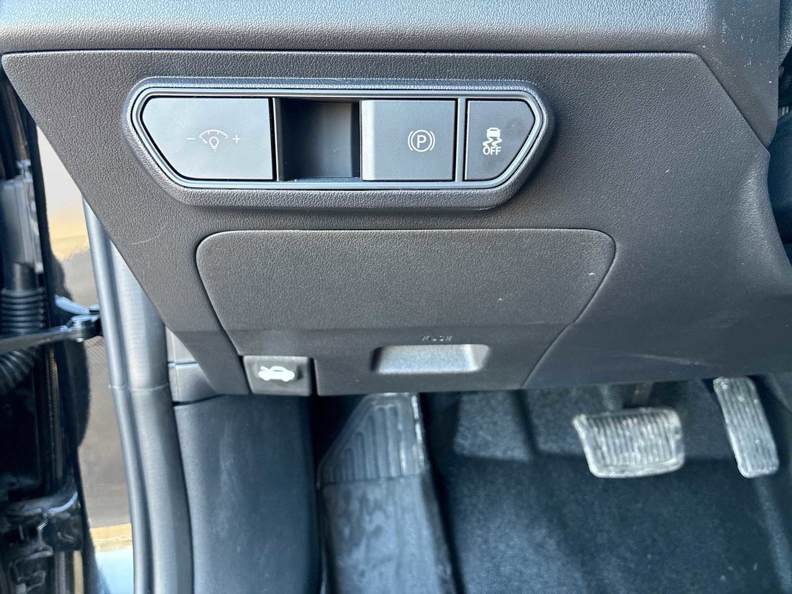 Used 2025 Kia K4 GT-Line w/ GT-Line Premium Package image 19