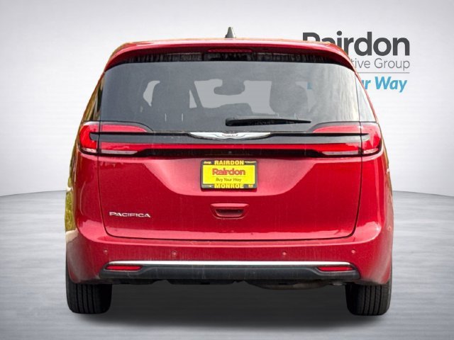 Used 2025 Chrysler Pacifica Select FWD image 6