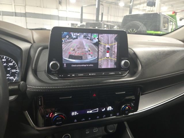 Used 2021 Nissan Rogue SV w/ Premium Package image 16