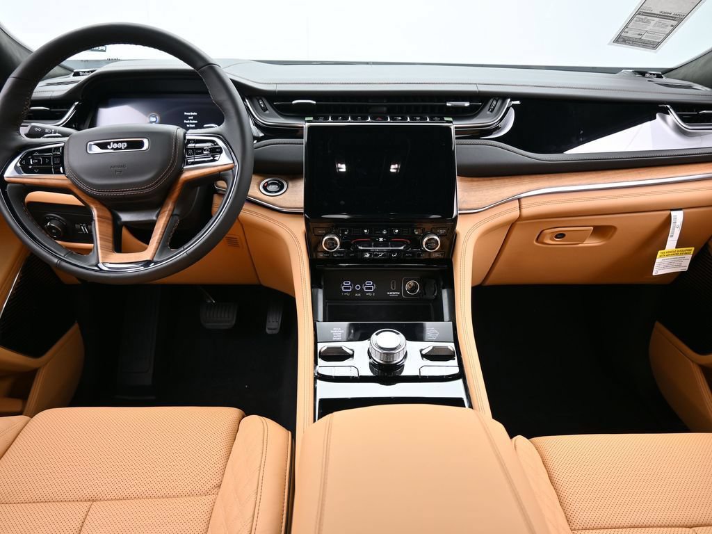 New 2025 Jeep Grand Cherokee Summit AWD/4WD image 38