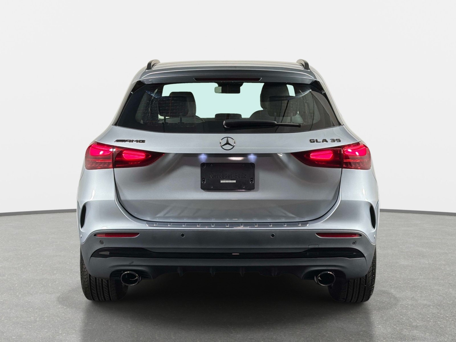 Used 2025 Mercedes-Benz GLA 35 AMG 4MATIC image 4