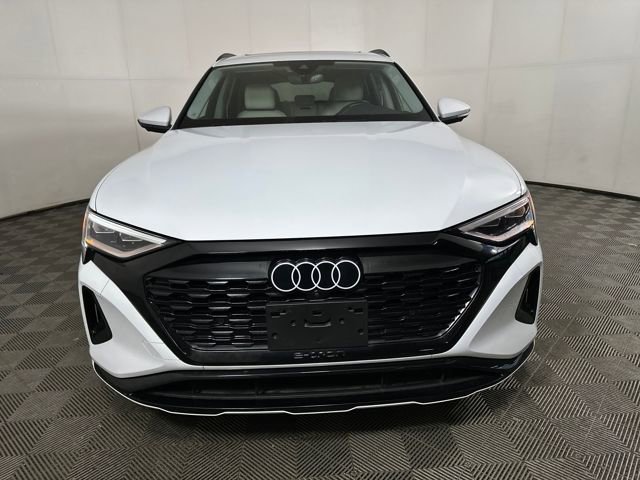 Used 2024 Audi Q8 e-tron Premium Plus w/ Premium Plus Package image 8