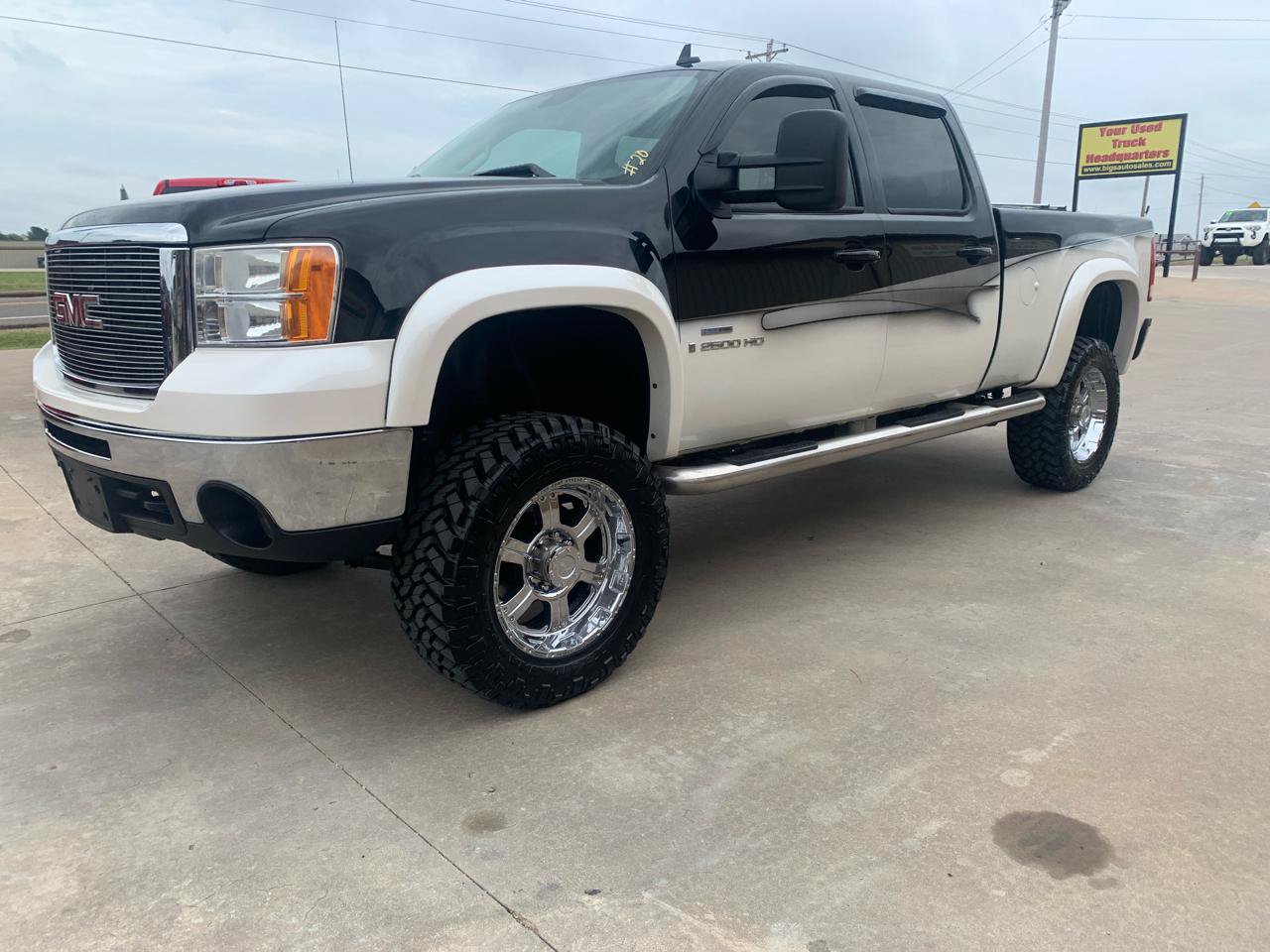 Used 2008 GMC Sierra 2500 SLT w/ Z71 Off-Road Package AWD/4WD image 3