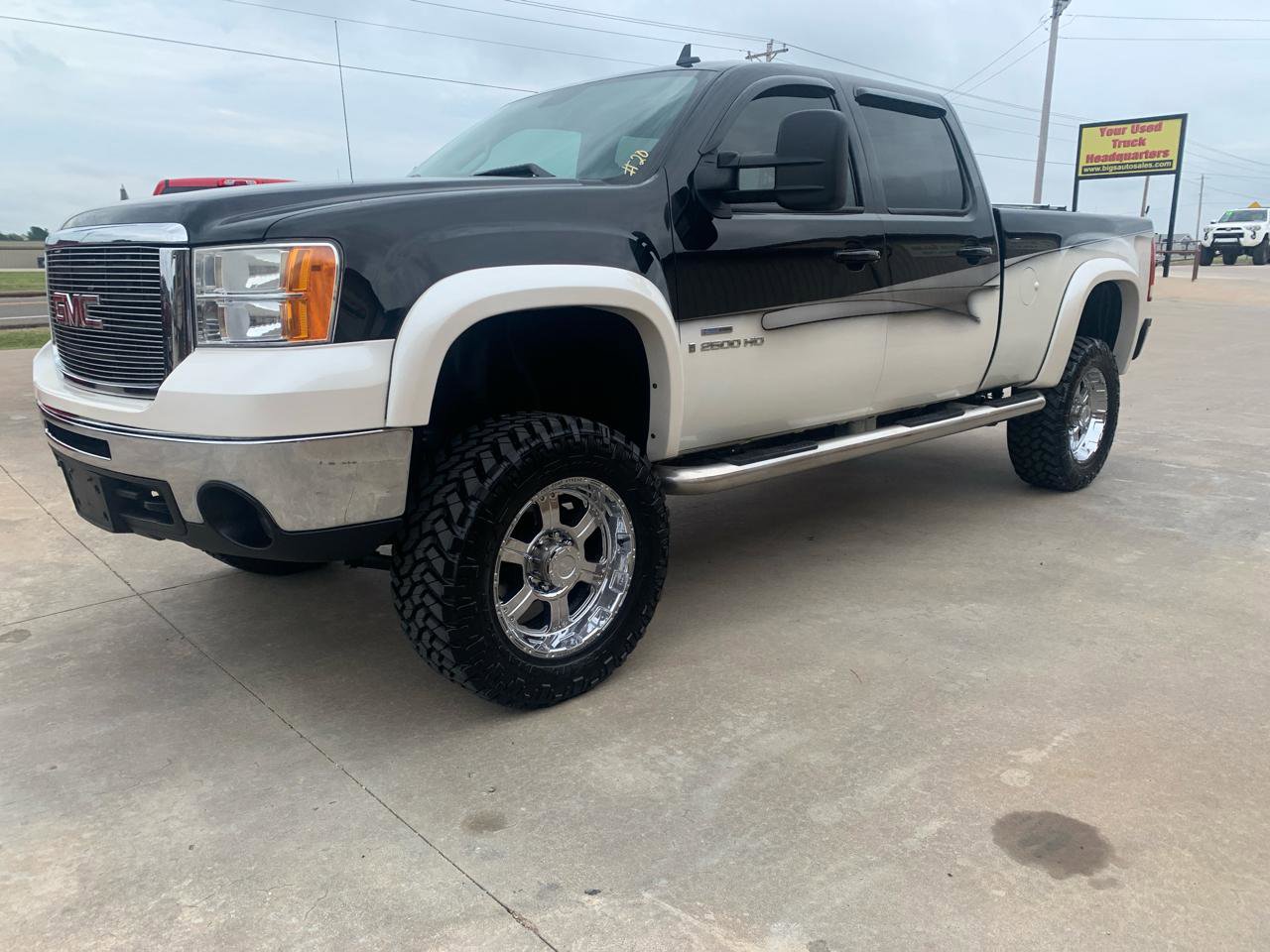 Used 2008 GMC Sierra 2500 SLT w/ Z71 Off-Road Package AWD/4WD image 3