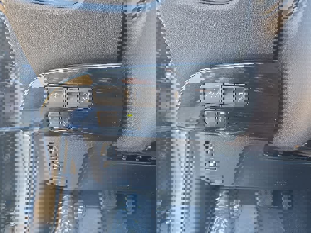 Used 2022 Toyota Prius Prime LE image 19