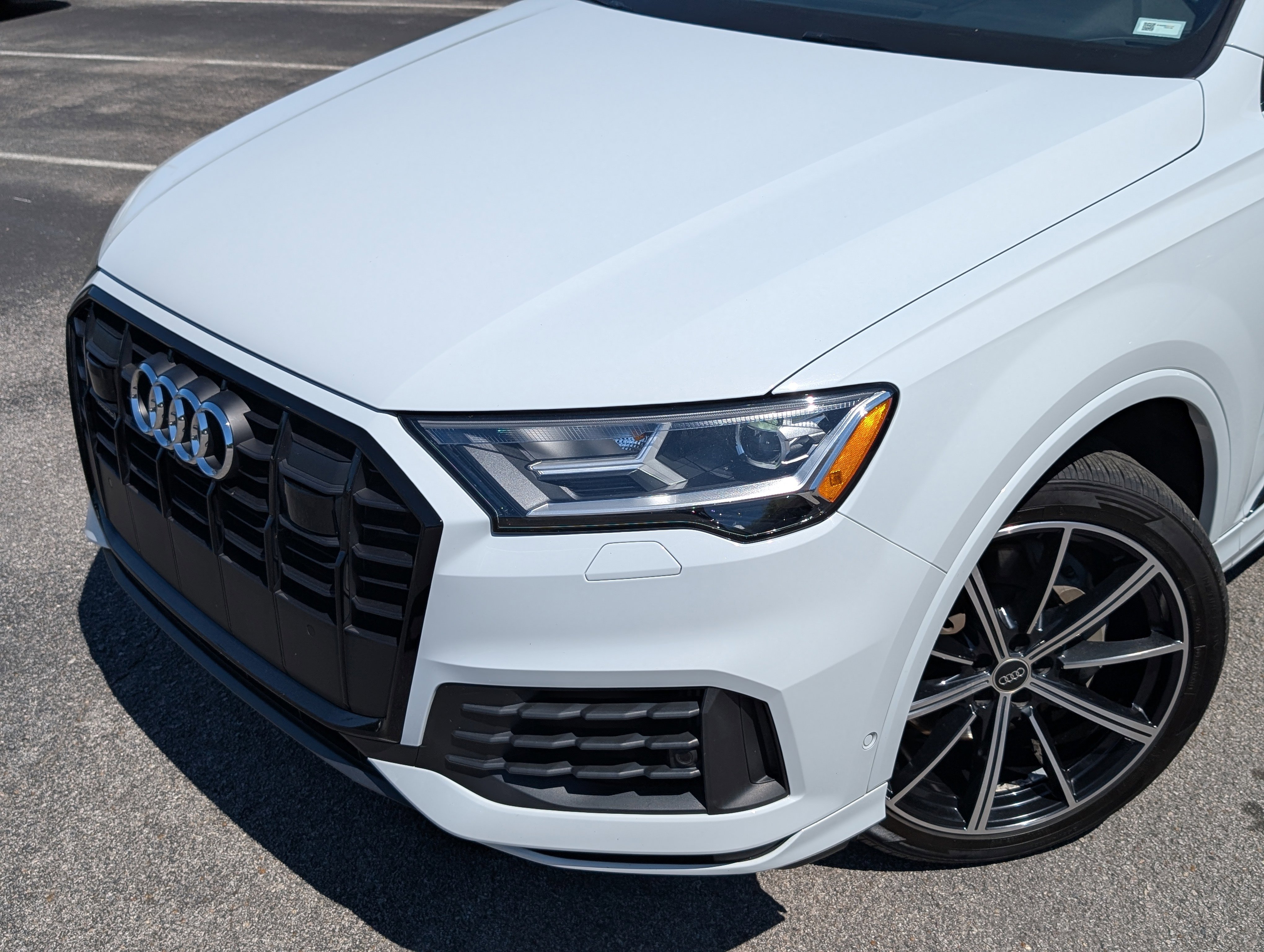 Used 2022 Audi Q7 3.0T Premium Plus w/ Premium Plus Package AWD/4WD image 14