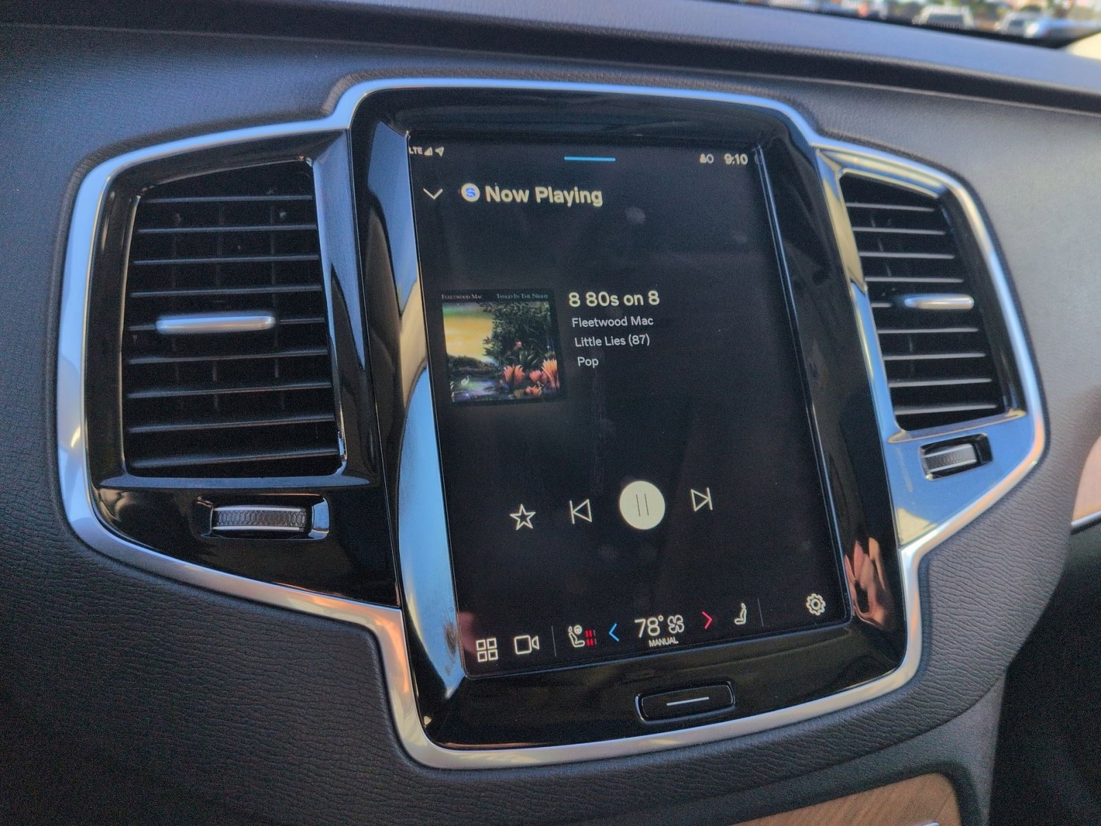 Used 2024 Volvo XC90 B6 Plus image 18