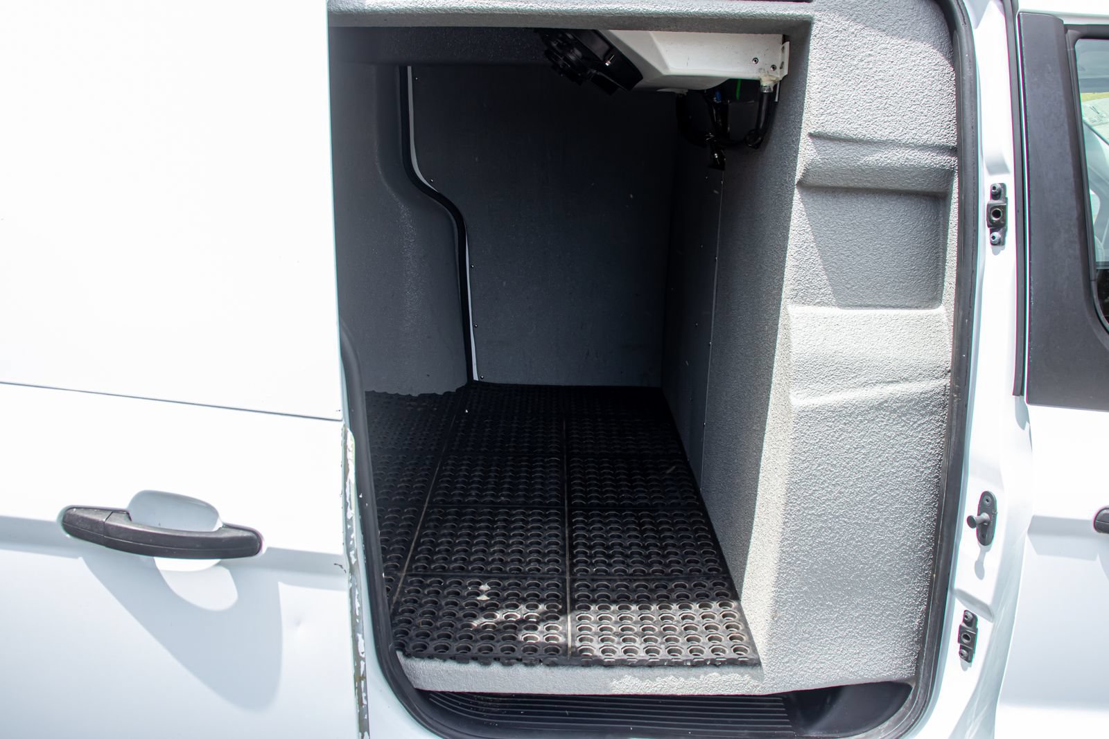 Used 2017 Ford Transit Connect XLT FWD image 13