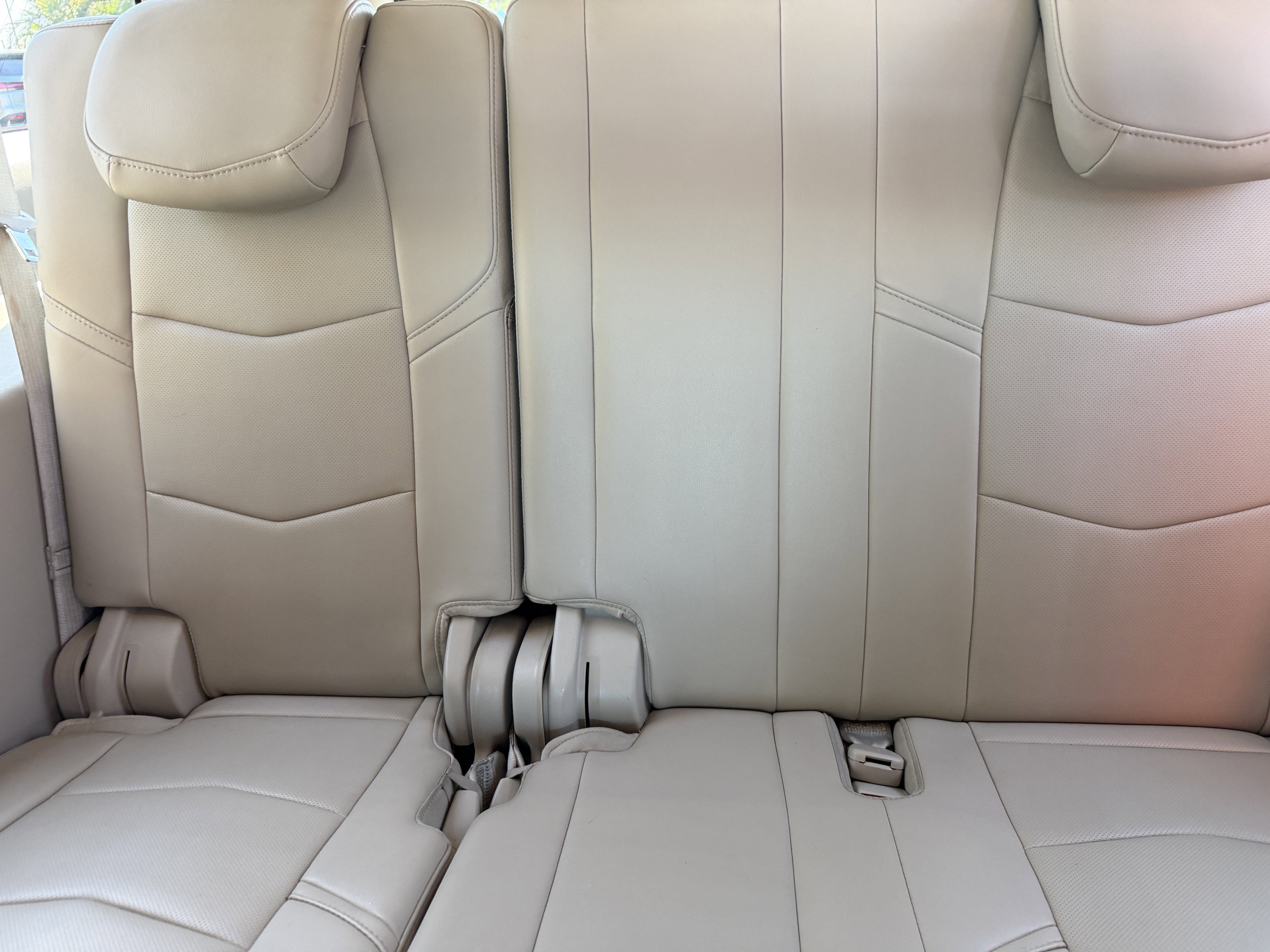 Used 2015 Cadillac Escalade ESV Luxury image 18