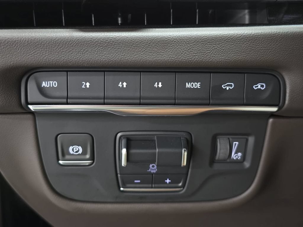 Used 2025 Cadillac Escalade Premium Luxury w/ Touring Package AWD/4WD image 21