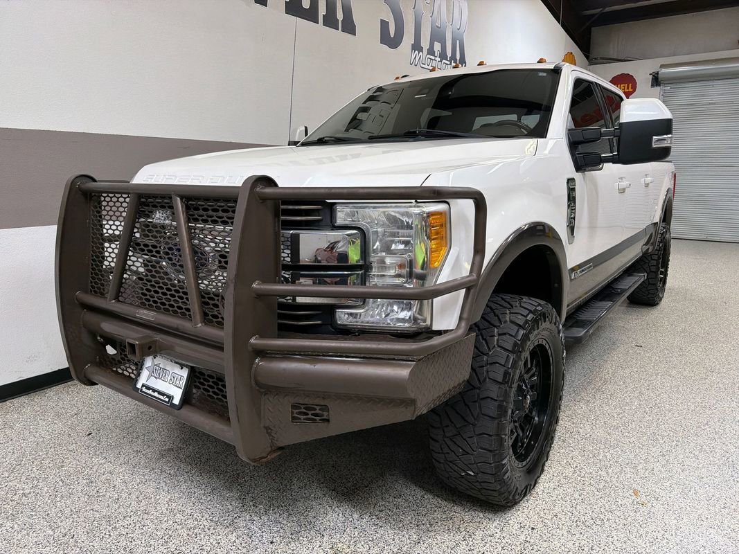 Used 2017 Ford F250 King Ranch w/ FX4 Off-Road Package AWD/4WD image 3