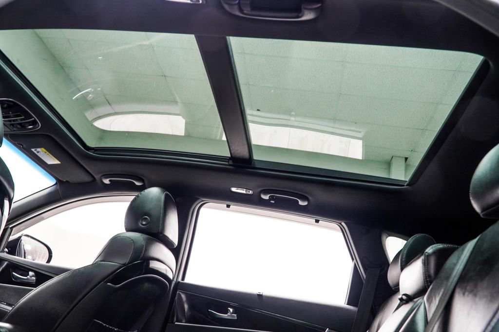 Used 2019 Kia Sorento SX image 43