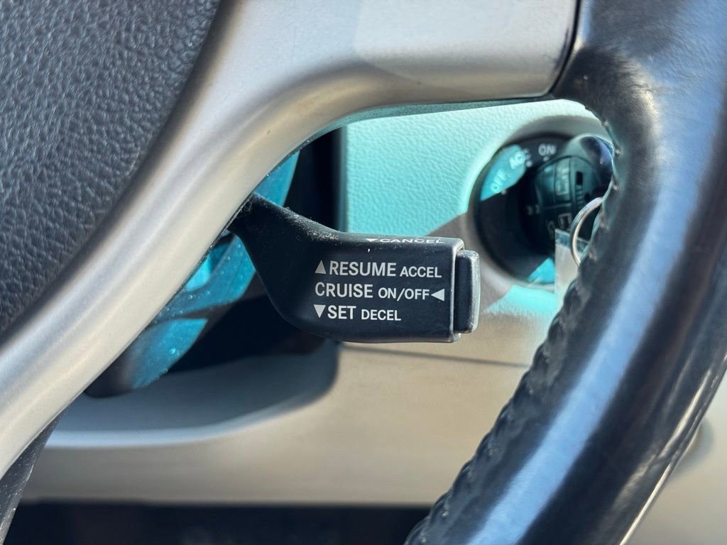 Used 2010 Volkswagen Routan SE image 23