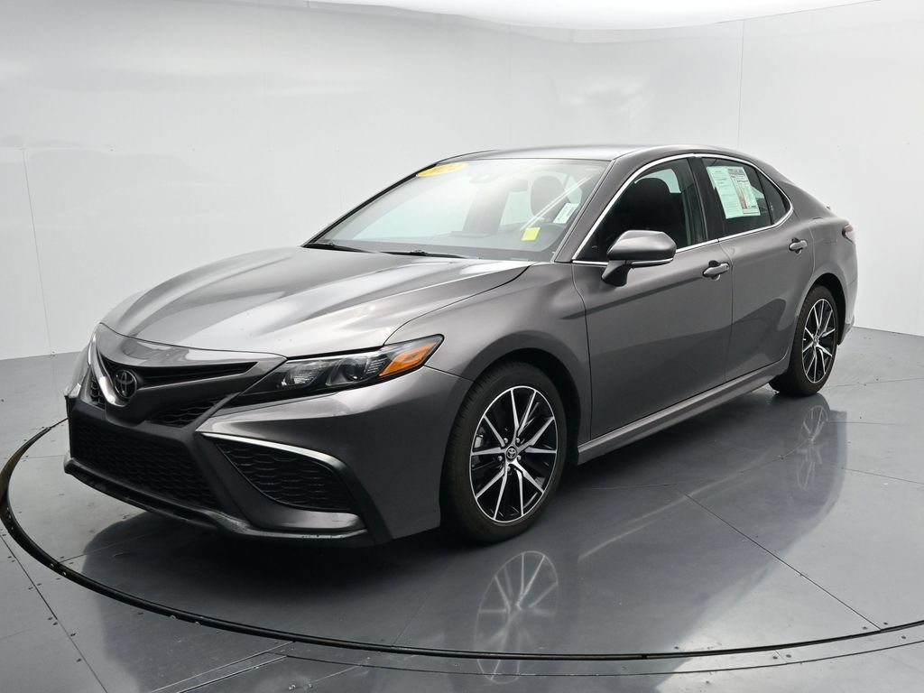 Used 2024 Toyota Camry SE FWD image 4