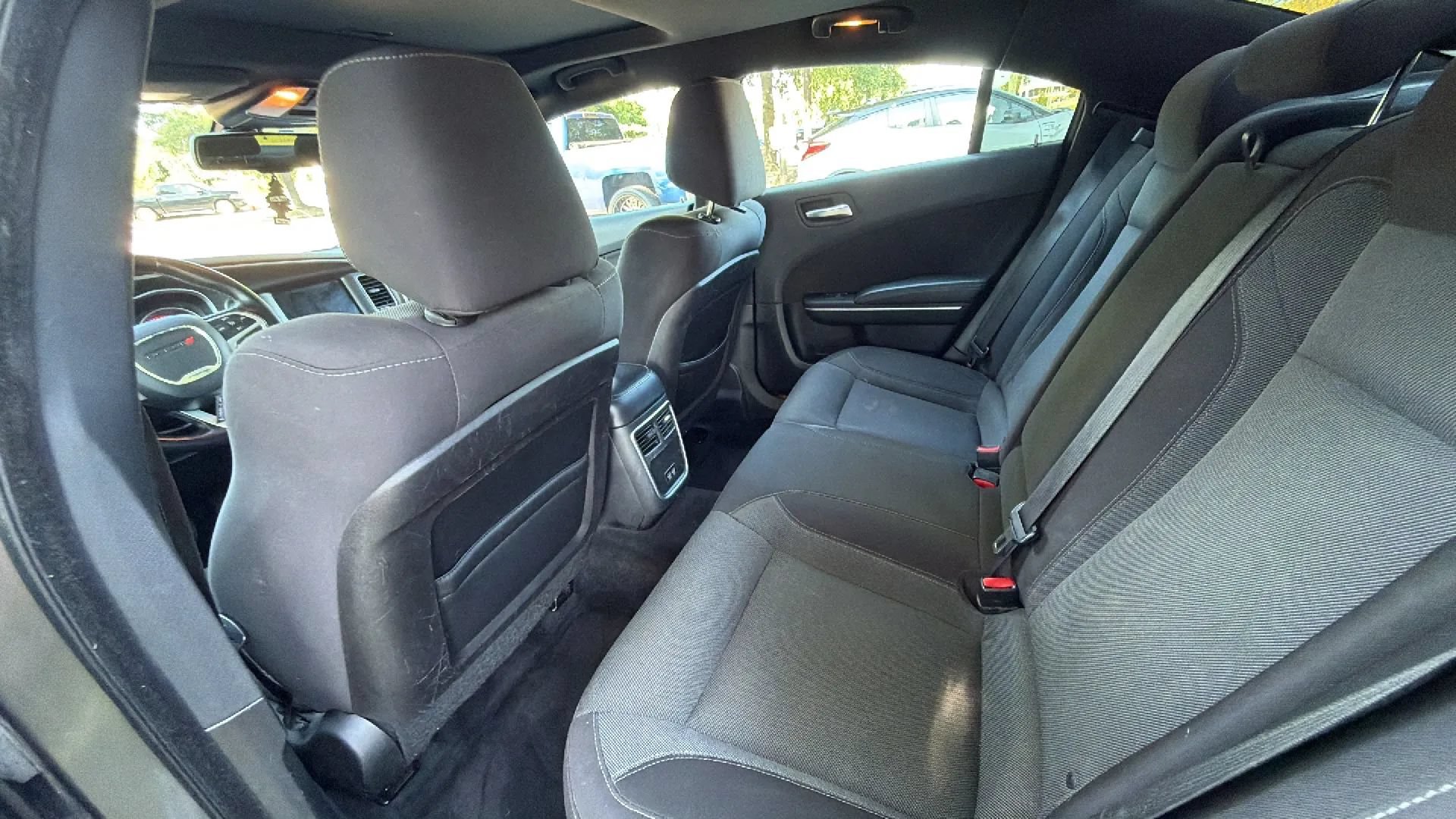 Used 2015 Dodge Charger SXT RWD image 18