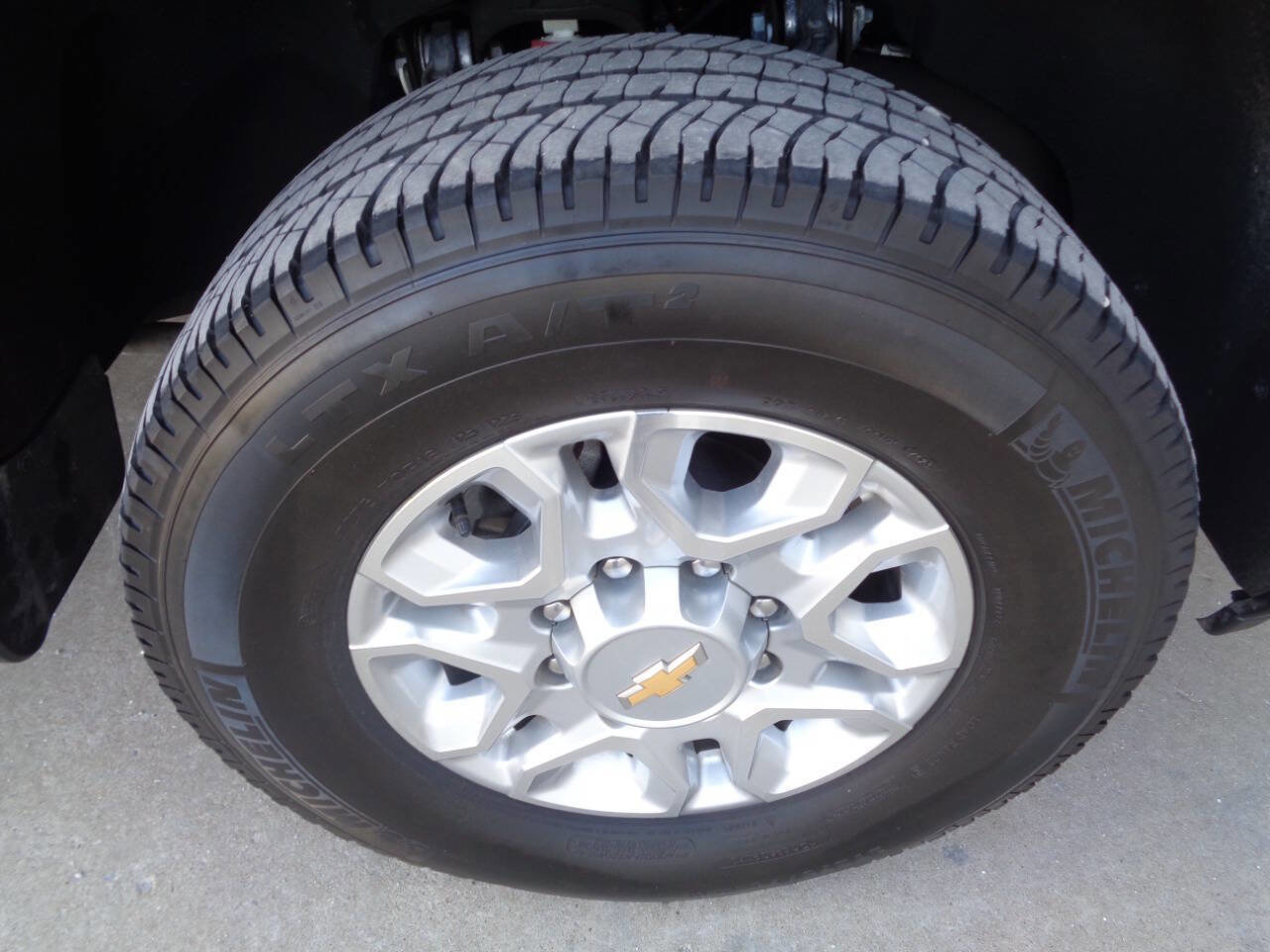 Used 2024 Chevrolet Silverado 2500 LT w/ Texas Edition image 29