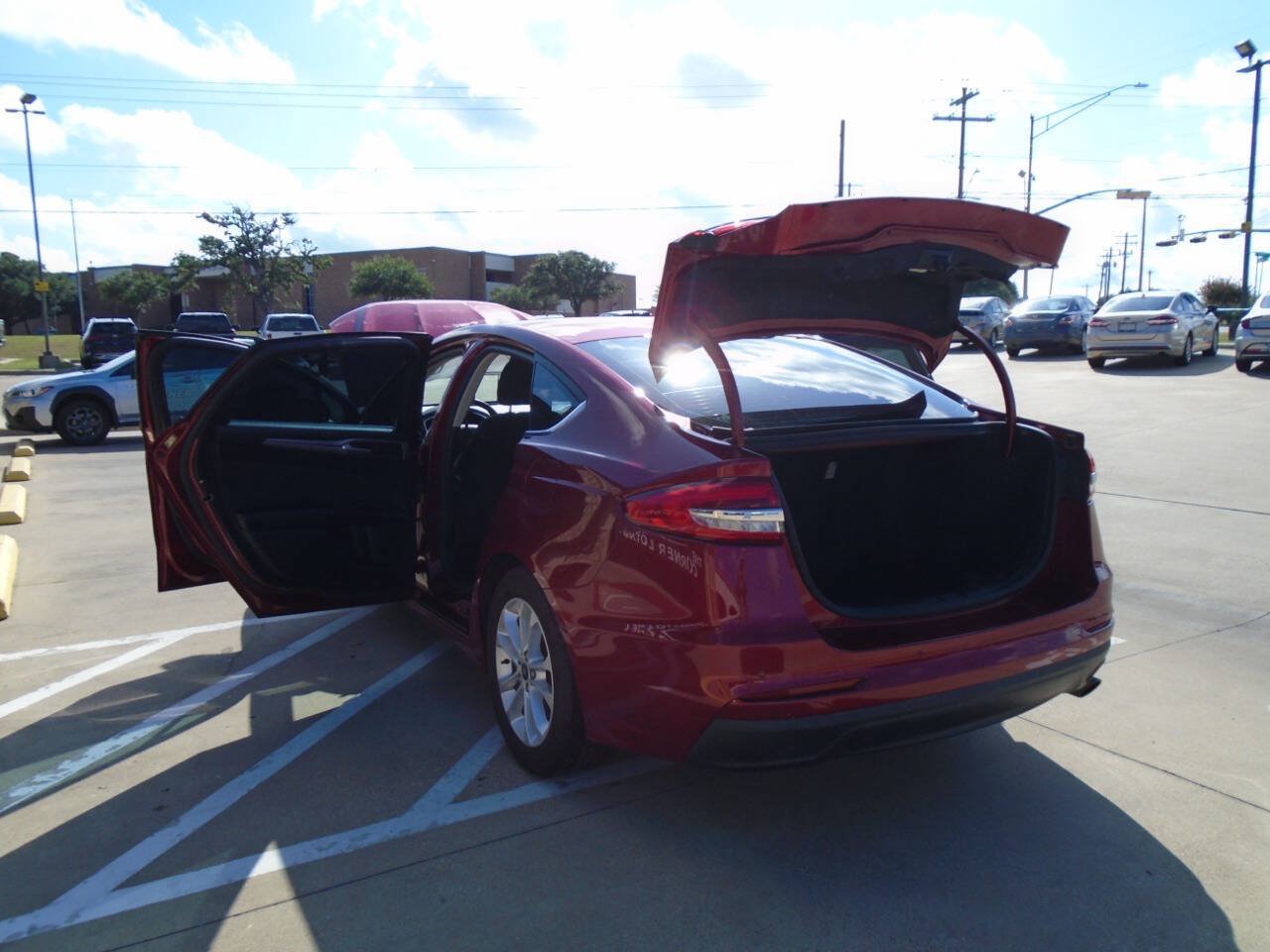 Used 2019 Ford Fusion SE FWD image 24