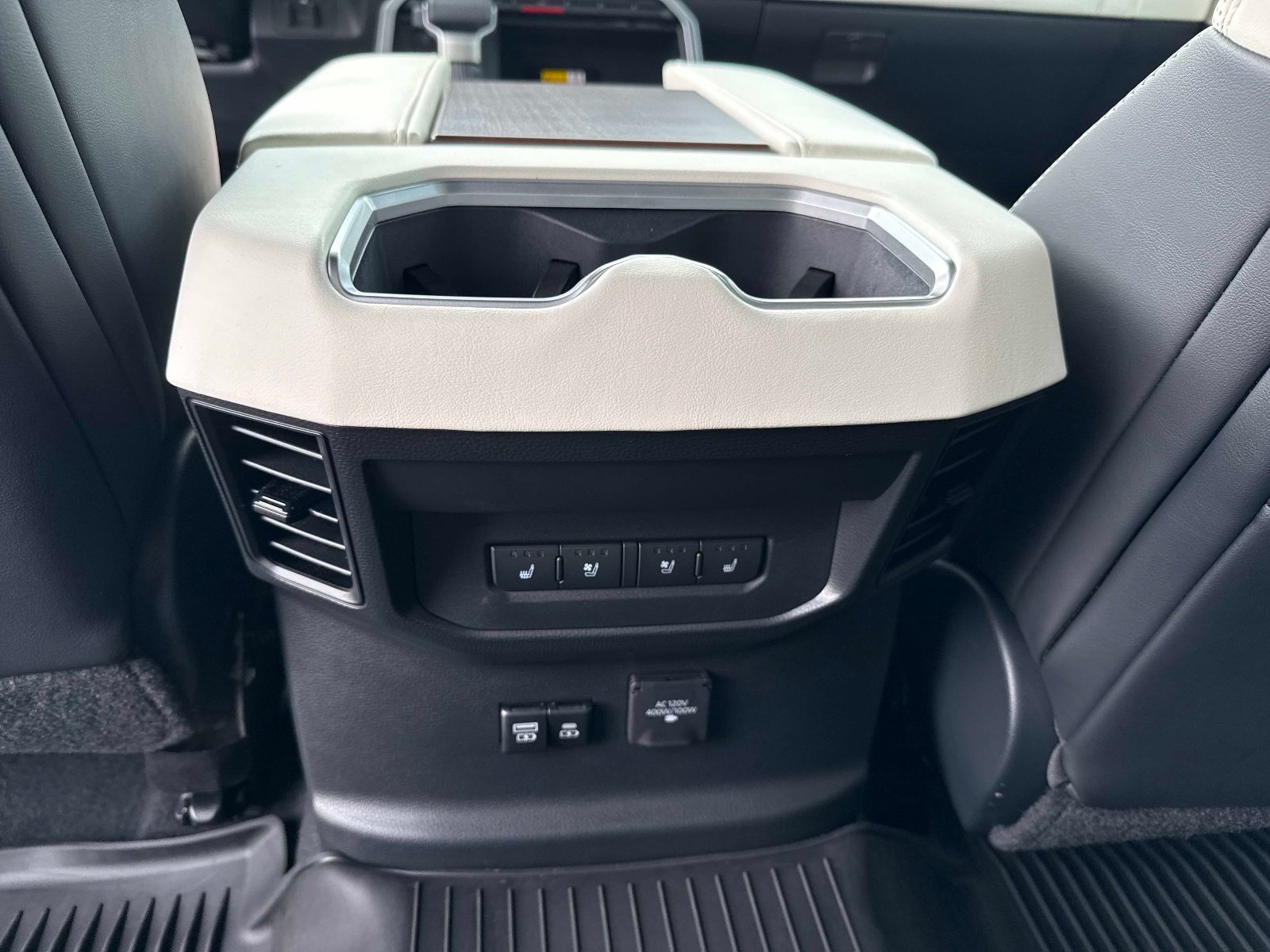 Used 2024 Toyota Tundra Capstone AWD/4WD image 17