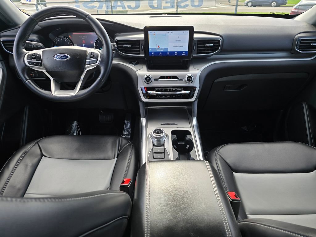 Used 2022 Ford Explorer XLT w/ Equipment Group 202A image 14